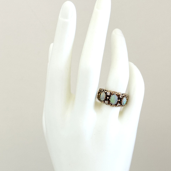 Vintage 14K Yellow Gold Three Stone Opal & Diamonds Filigree Band Ring Size 7.25 - Picture 10 of 16